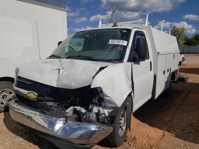 1GB0GRFG3K1361891 - 2019 CHEVROLET EXPRESS G3 WHITE photo 2