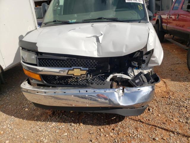 1GB0GRFG3K1361891 - 2019 CHEVROLET EXPRESS G3 WHITE photo 9