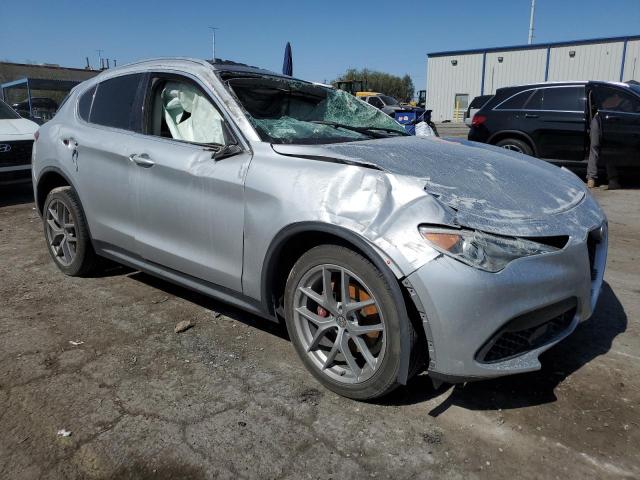 ZASFAKBNXJ7B96766 - 2018 ALFA ROMEO STELVIO TI SILVER photo 4