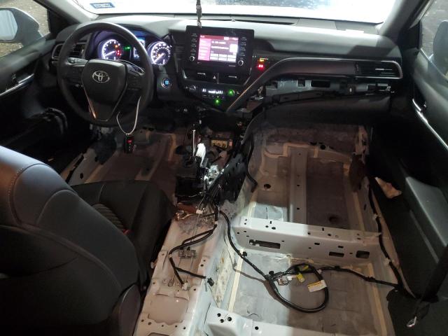 4T1T11AK4PU830737 - 2023 TOYOTA CAMRY SE NIGHT SHADE WHITE photo 8