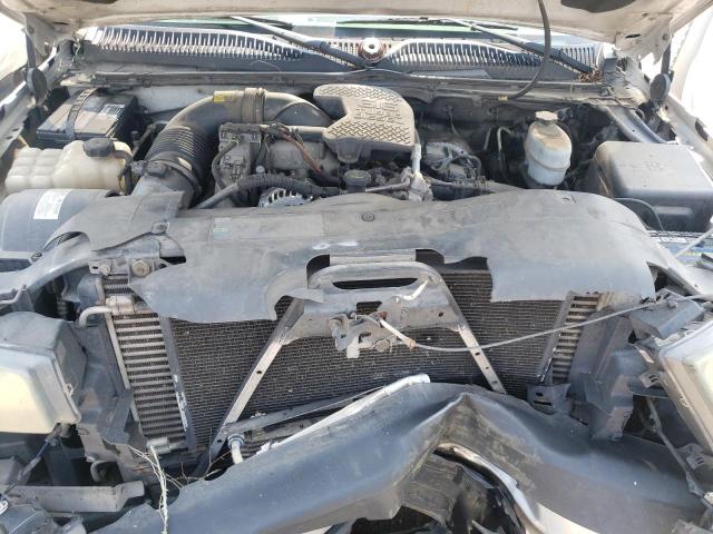 1GBJC33DX6F163423 - 2006 CHEVROLET SILVERADO C3500 WHITE photo 11