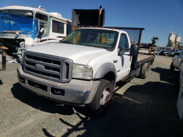 1FDXF46P55EC08244 - 2005 FORD F450 SUPER DUTY WHITE photo 2