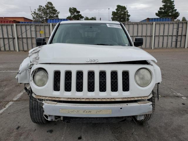 1J4NF1GB1BD275643 - 2011 JEEP PATRIOT SPORT WHITE photo 5