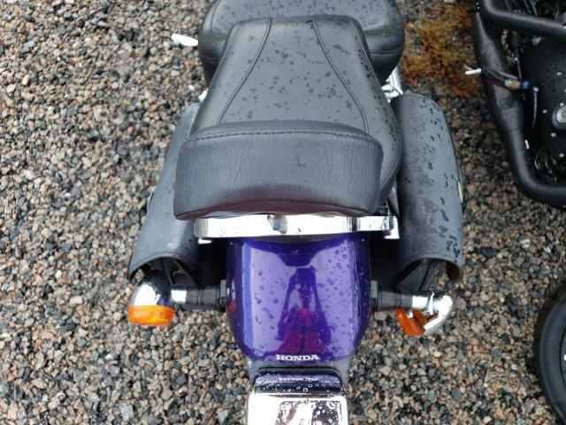 JH2RC44553M709393 - 2003 HONDA VT750 DCB PURPLE photo 6