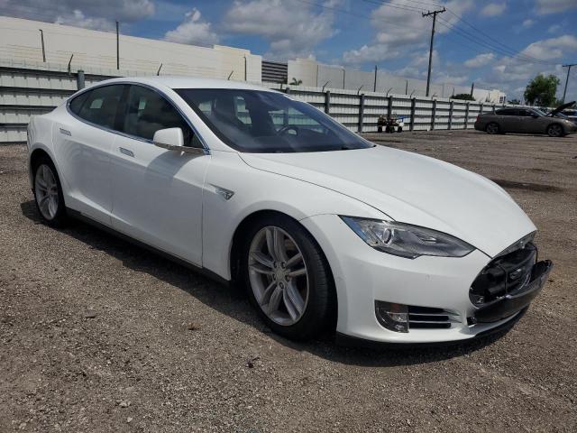 5YJSA1E15FF111053 - 2015 TESLA MODEL S თეთრი ფოტო 4