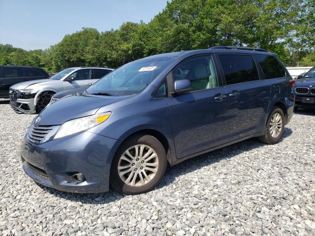 2017 TOYOTA SIENNA XLE, null