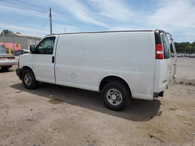 1GCWGAFP8K1280828 - 2019 CHEVROLET EXPRESS G2 WHITE photo 2