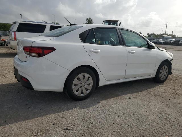 3KPA24AB7JE074658 - 2018 KIA RIO LX WHITE photo 3