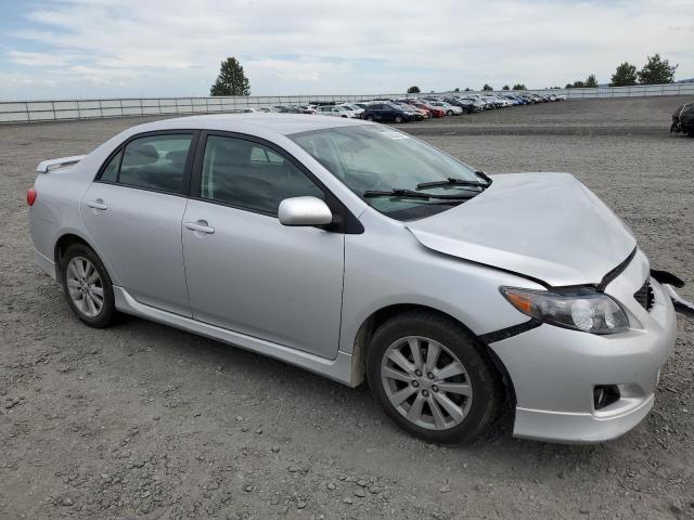 2T1BU4EEXAC498319 - 2010 TOYOTA COROLLA BASE SILVER photo 4