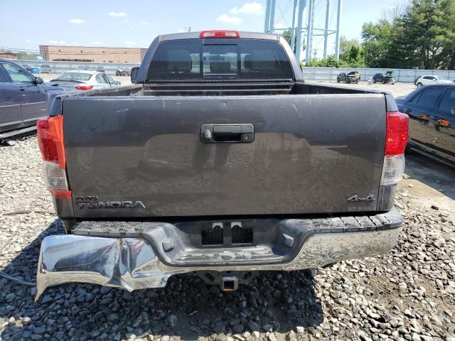 5TFUW5F19DX291527 - 2013 TOYOTA TUNDRA DOUBLE CAB SR5 GRAY photo 6