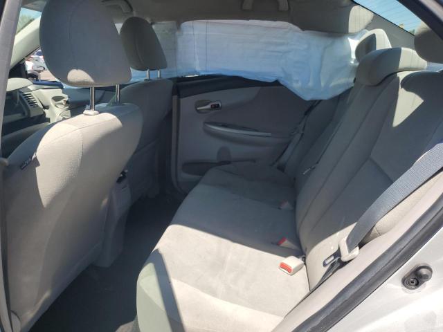 2T1BU4EE7DC072365 - 2013 TOYOTA COROLLA BASE SILVER photo 10