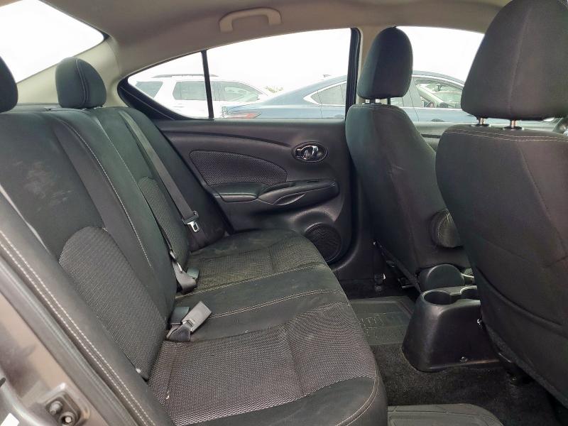 3N1CN7AP5JL819824 - 2018 NISSAN VERSA S Grafit foto 10