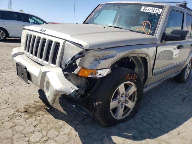 1J8HG48NX6C359684 - 2006 JEEP COMMANDER TAN photo 9