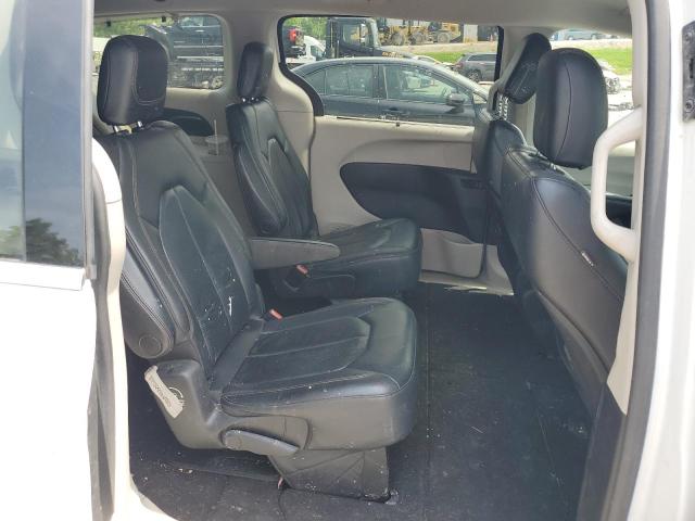 2C4RC1BG2KR700660 - 2019 CHRYSLER PACIFICA TOURING L WHITE photo 11