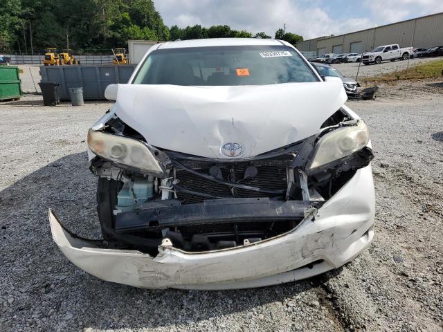 5TDKK3DC7CS189479 - 2012 TOYOTA SIENNA LE WHITE photo 5