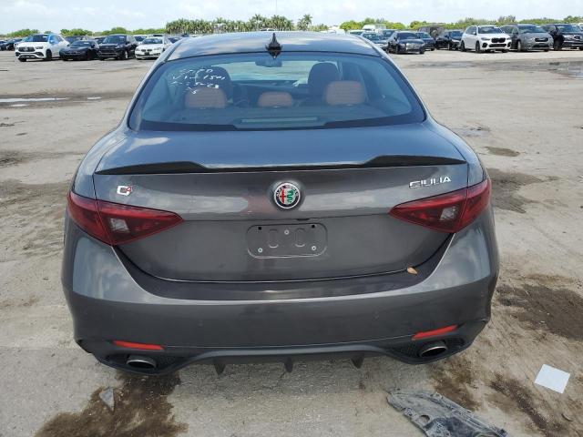 ZARFAEDN3H7541501 - 2017 ALFA ROMEO GIULIA Q4 GRAY photo 6