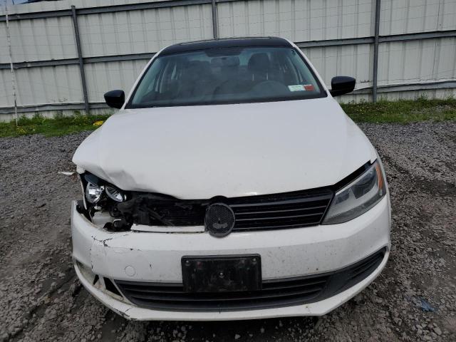 3VW1K7AJ1CM380415 - 2012 VOLKSWAGEN JETTA BASE 白色 照片 5