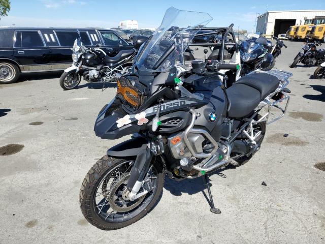 WB10M1302M6D72769 - 2021 BMW R 1250 GS ADVENTURE GRAY photo 2