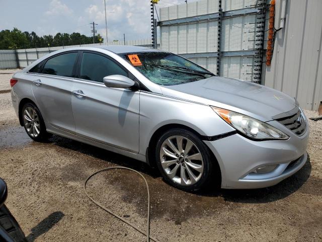 5NPEC4AC4DH654652 - 2013 HYUNDAI SONATA SE SILVER photo 4