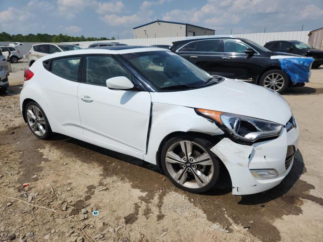 KMHTC6AD8HU315735 - 2017 HYUNDAI VELOSTER WHITE photo 4
