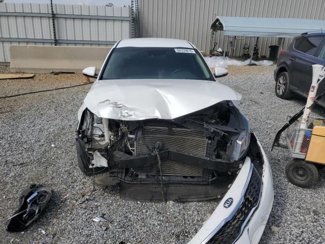 5XXGT4L32KG354476 - 2019 KIA OPTIMA LX WHITE photo 5