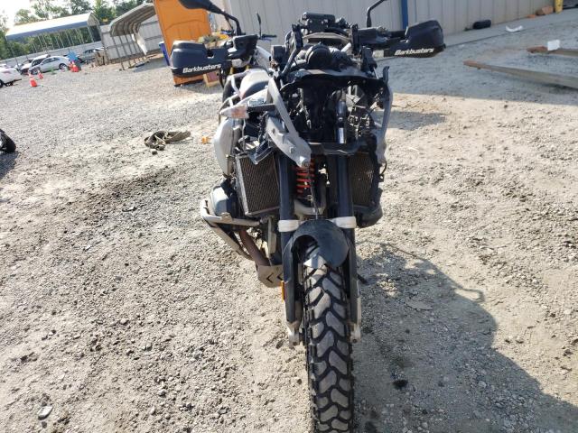 WB10A1204GZ665194 - 2016 BMW R1200 GS ADVENTURE SILVER photo 2