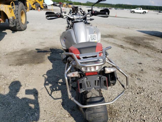 WB10A1204GZ665194 - 2016 BMW R1200 GS ADVENTURE SILVER photo 4