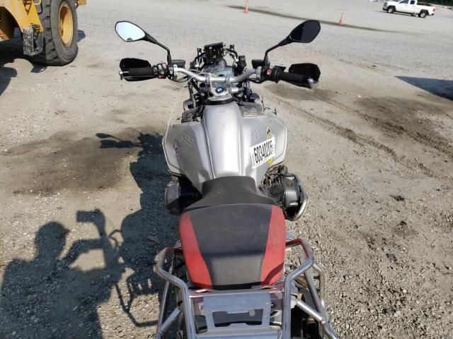 WB10A1204GZ665194 - 2016 BMW R1200 GS ADVENTURE SILVER photo 6