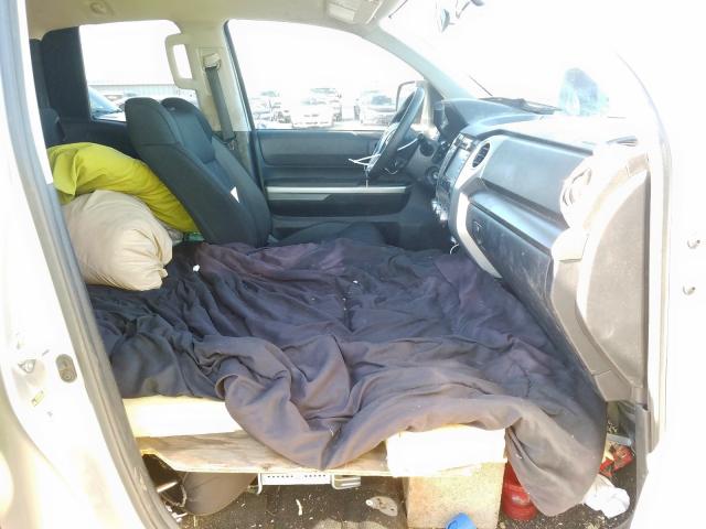 5TFUW5F19HX652065 - 2017 TOYOTA TUNDRA DOUBLE CAB SR/SR5  photo 5