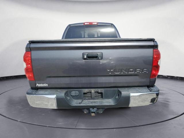 5TFRY5F13HX220989 - 2017 TOYOTA TUNDRA DOUBLE CAB SR/SR5 GRAY photo 6