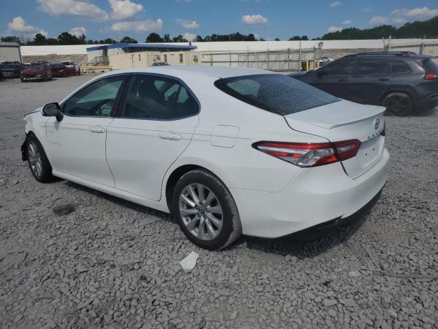 4T1B11HKXJU032672 - 2018 TOYOTA CAMRY L WHITE photo 2