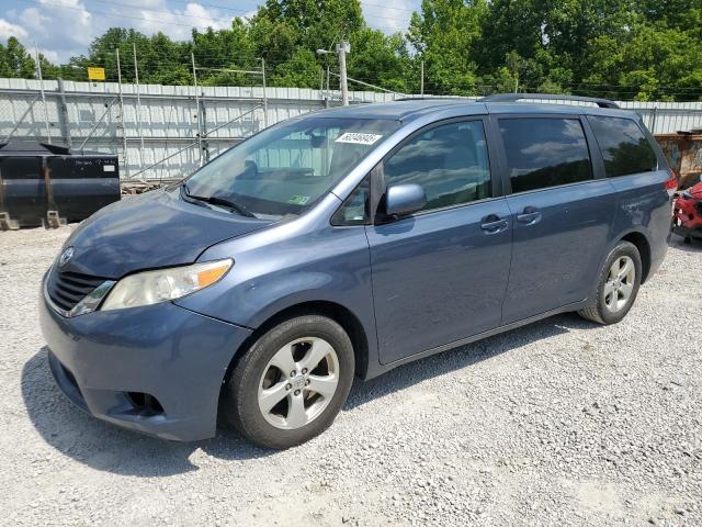 2014 TOYOTA SIENNA LE, null