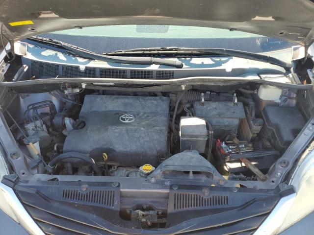 5TDKK3DC2CS273838 - 2012 TOYOTA SIENNA LE GRAY photo 12