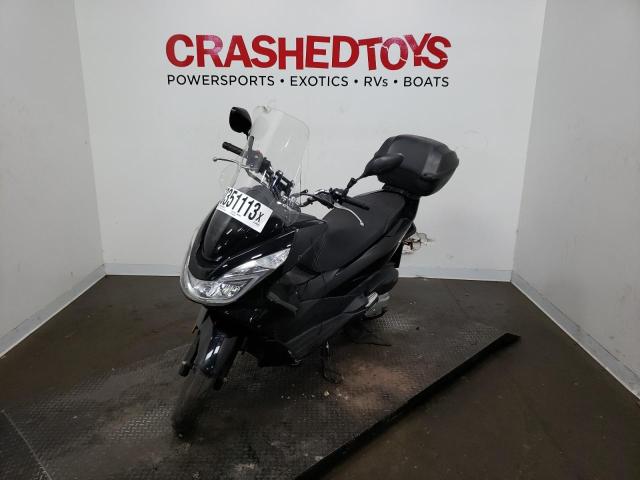 RLHKF1802FY001940 - 2015 HONDA PCX 150 BLACK photo 2