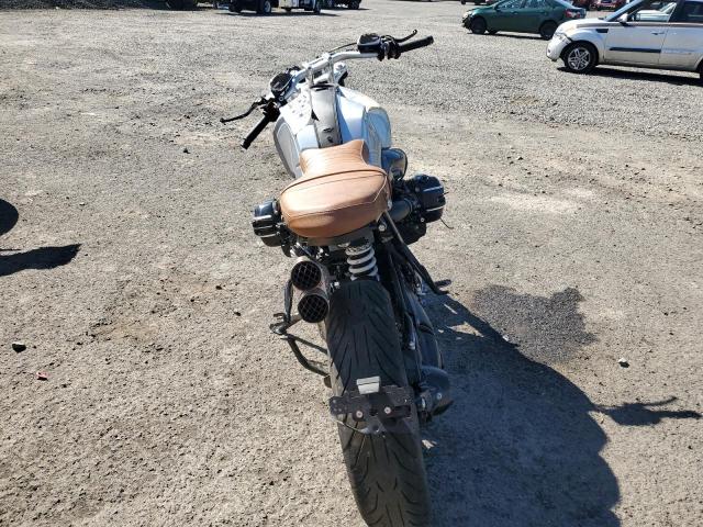 WB10J3306JZ794412 - 2018 BMW R NINE T SCRAMBLER SILVER photo 4