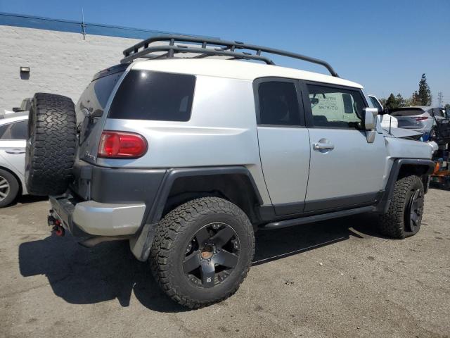 JTEBU11F870054965 - 2007 TOYOTA FJ CRUISER SILVER photo 3