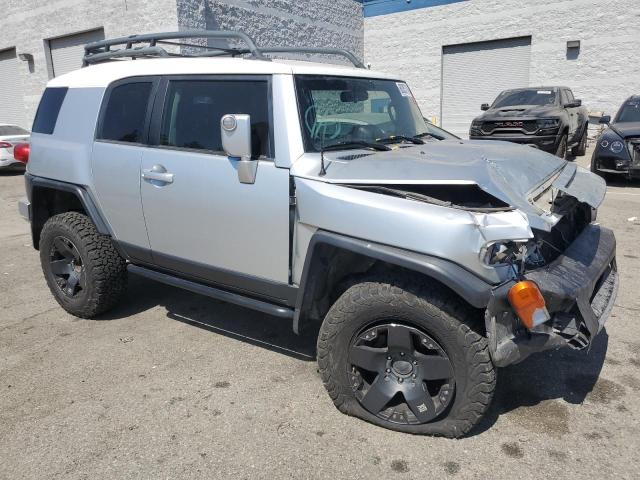 JTEBU11F870054965 - 2007 TOYOTA FJ CRUISER SILVER photo 4