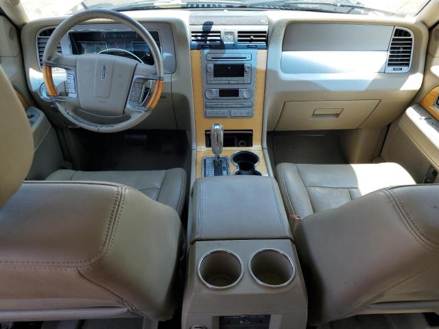 5LMFU27558LJ04739 - 2008 LINCOLN NAVIGATOR SILVER photo 8