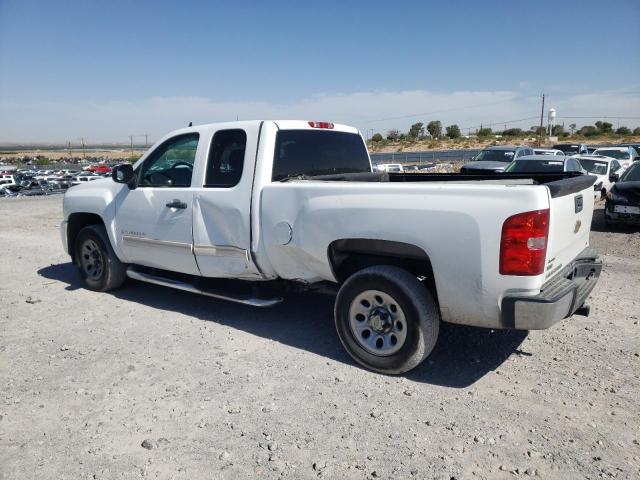 1GCRCREA1BZ273788 - 2011 CHEVROLET SILVERADO C1500  LS WHITE photo 2