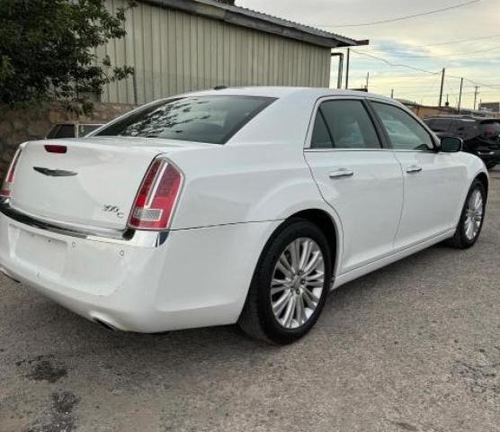 2011 CHRYSLER 300C, 