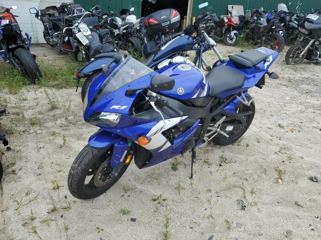 JYARN10E02A004679 - 2002 YAMAHA YZFR1 BLUE photo 2