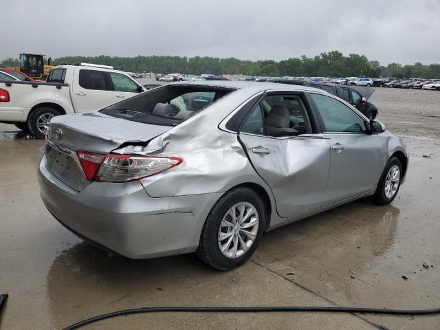 4T1BF1FK6HU648495 - 2017 TOYOTA CAMRY LE SILVER photo 3