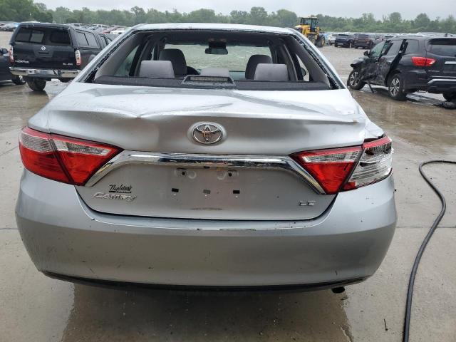 4T1BF1FK6HU648495 - 2017 TOYOTA CAMRY LE SILVER photo 6