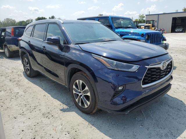 5TDGZRAH8MS050287 - 2021 TOYOTA HIGHLANDER XLE 蓝色 照片 4