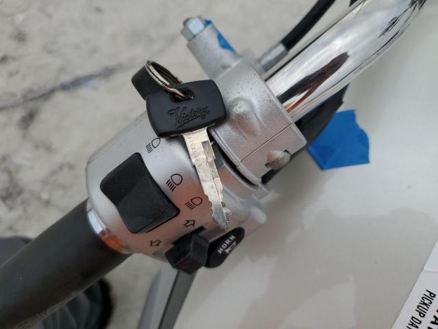 5VPCB16D053009182 - 2005 VICTORY MOTORCYCLES KINGPIN 白色 照片 8