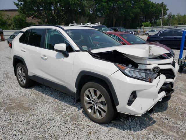 2T3A1RFV8LW105829 - 2020 TOYOTA RAV4 XLE PREMIUM WHITE photo 4