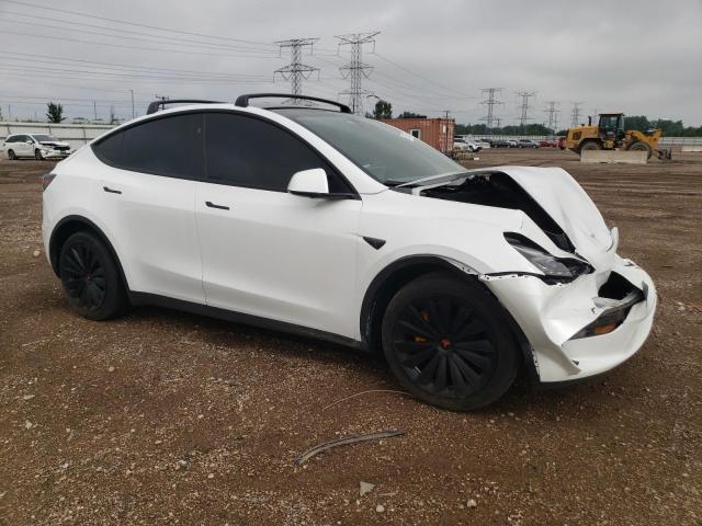 7SAYGDEE0RF170287 - 2024 TESLA MODEL Y WHITE photo 4