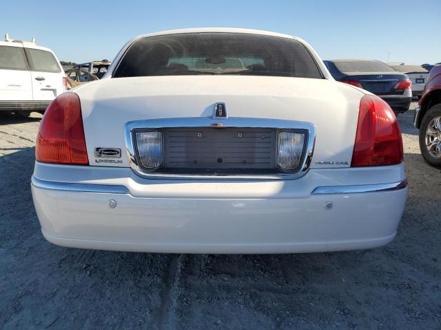 1LNHM83W83Y638360 - 2003 LINCOLN TOWN CARTIER WHITE photo 6