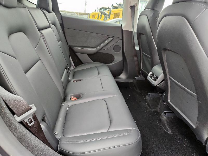 7SAYGDEE4RA281874 - 2024 TESLA MODEL Y Szary zdjęcie 10