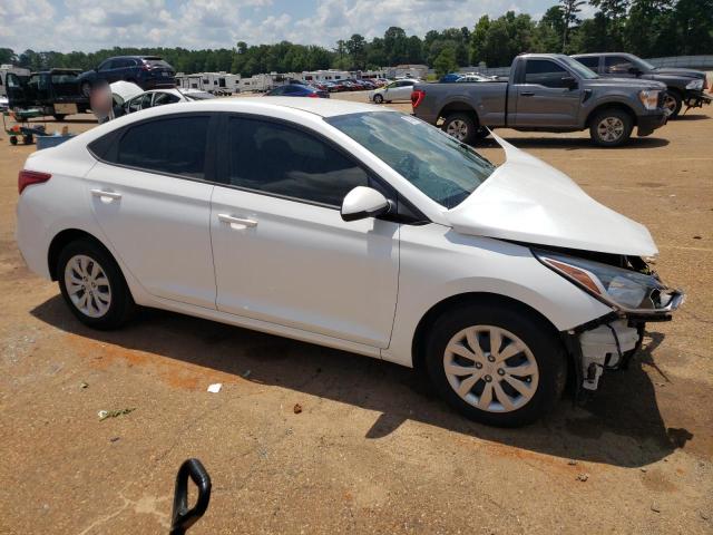 3KPC24A69NE186475 - 2022 HYUNDAI ACCENT SE WHITE photo 4